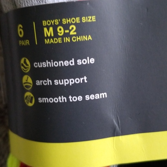 Boy's 6 pack socks fits shoe size 9-2 NEW - Picture 2 of 3